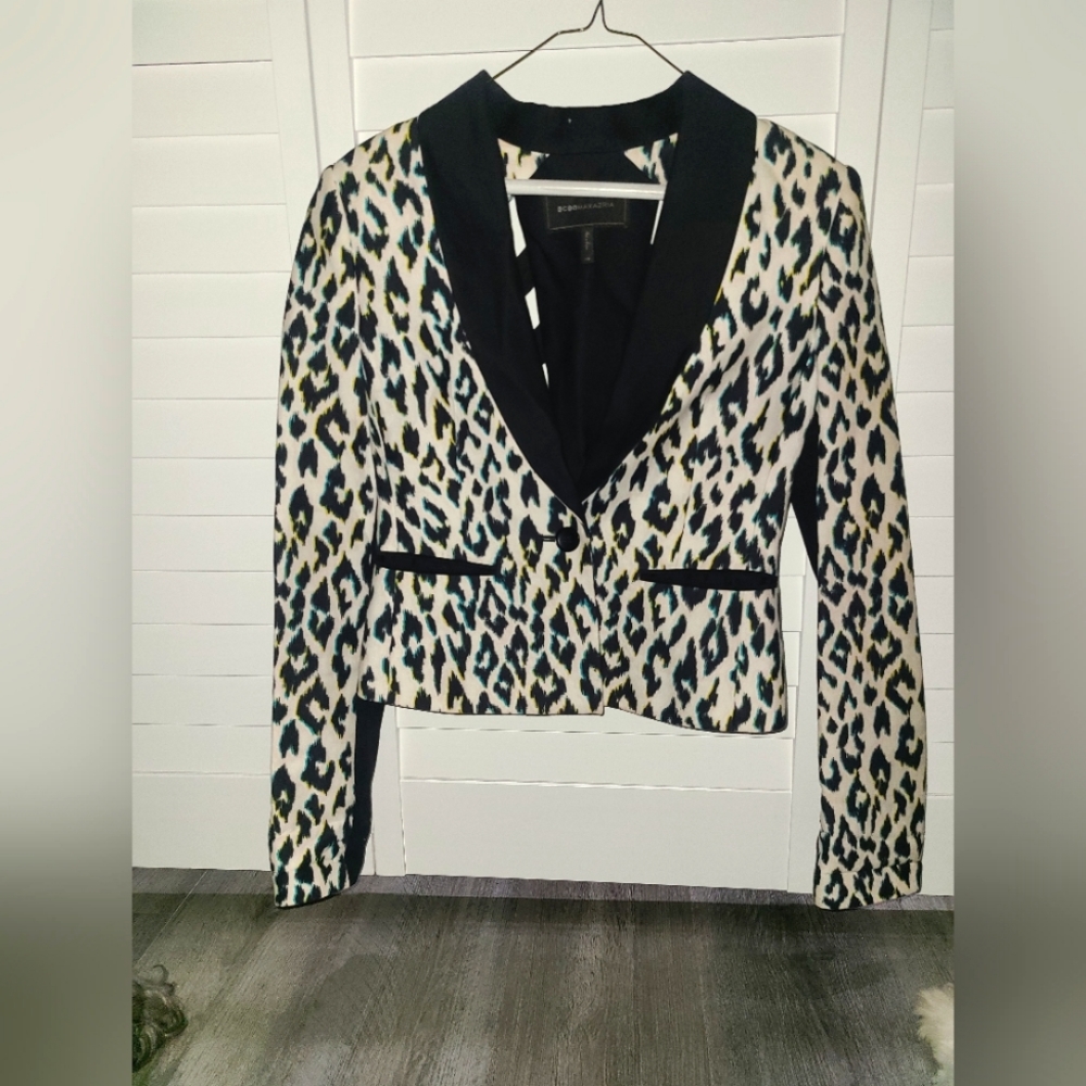 BCBGMAXAZRIA Milan Cutout Jacket Blazer Sea Green Cambo White, Green and black